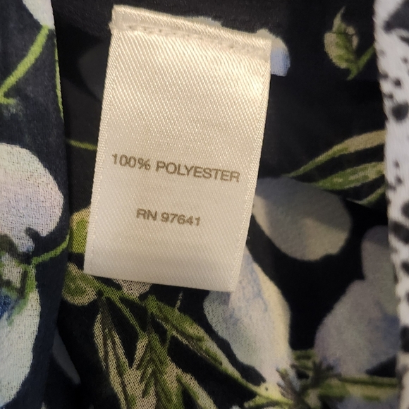 J. Jill Navy Blue Floral And Lace Blouse With Mother Of Pearl Button Detail Sz M - Picture 8 of 8